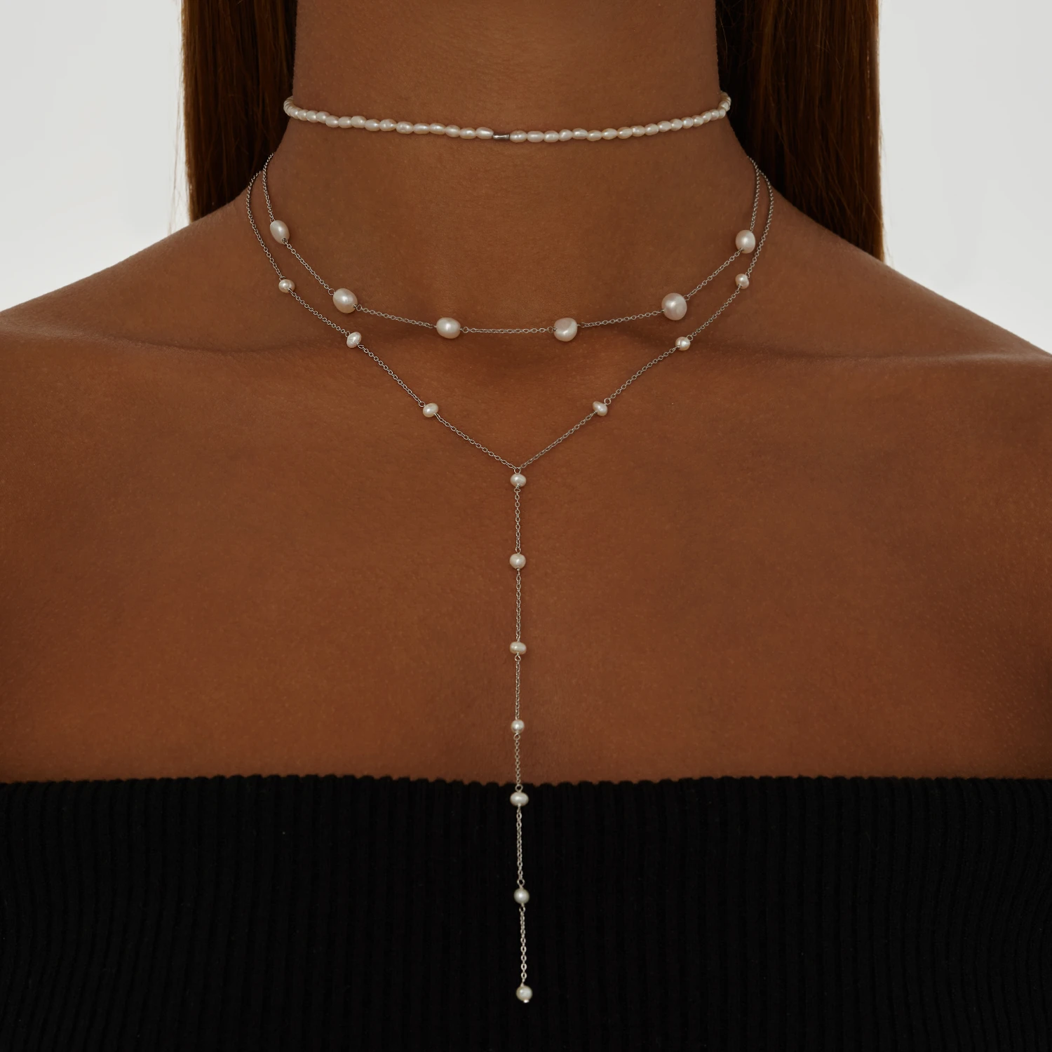 Серебряное колье-галстук с натуральным жемчугом