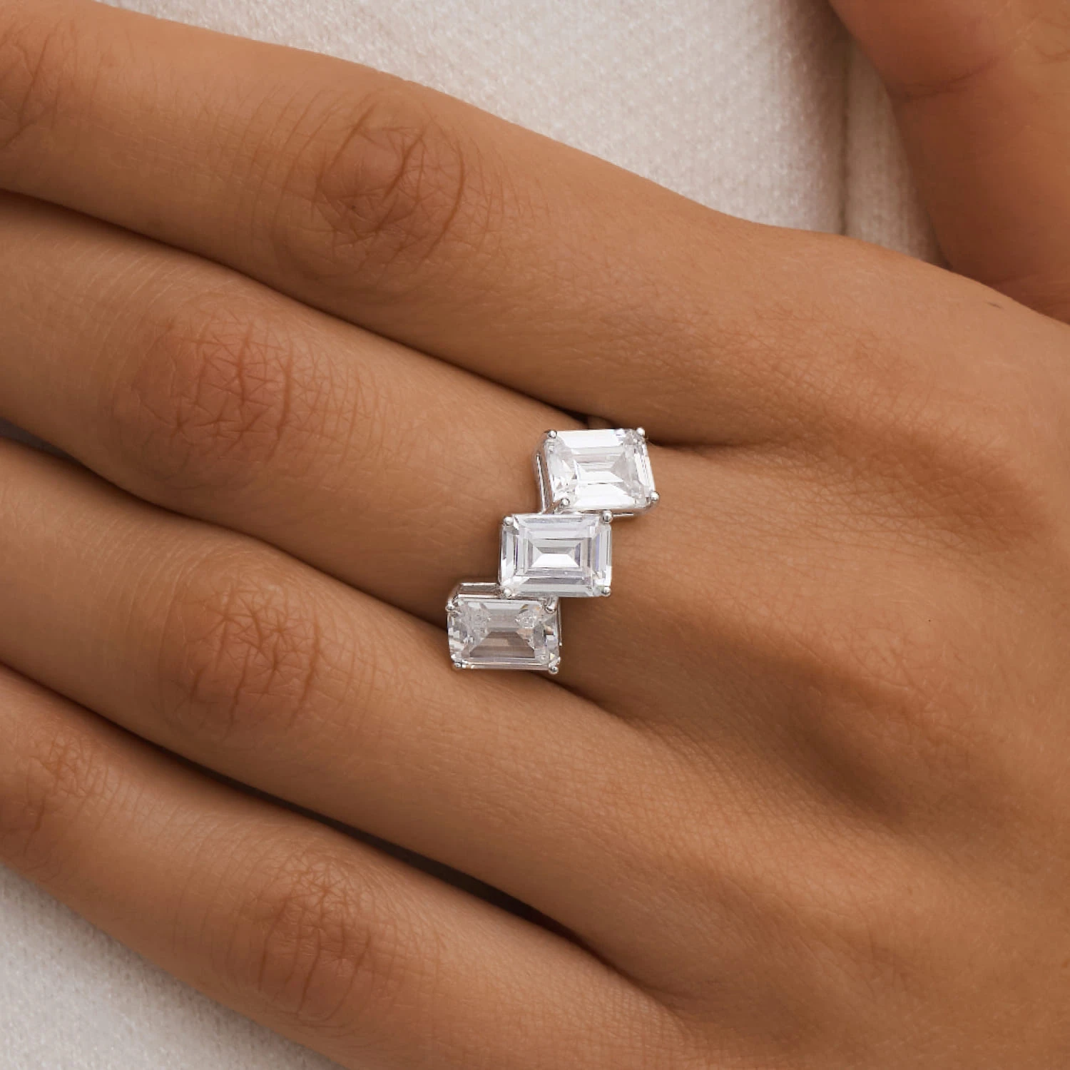 Серебряное кольцо ГРАЦИЯ с тремя фианитами