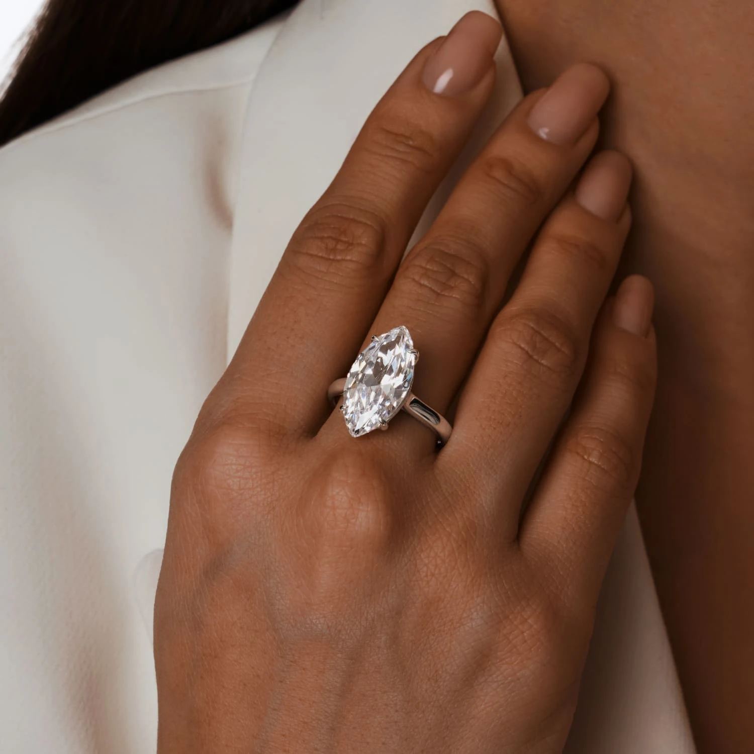 Коктейльное кольцо из серебра с фианитом Маркиз