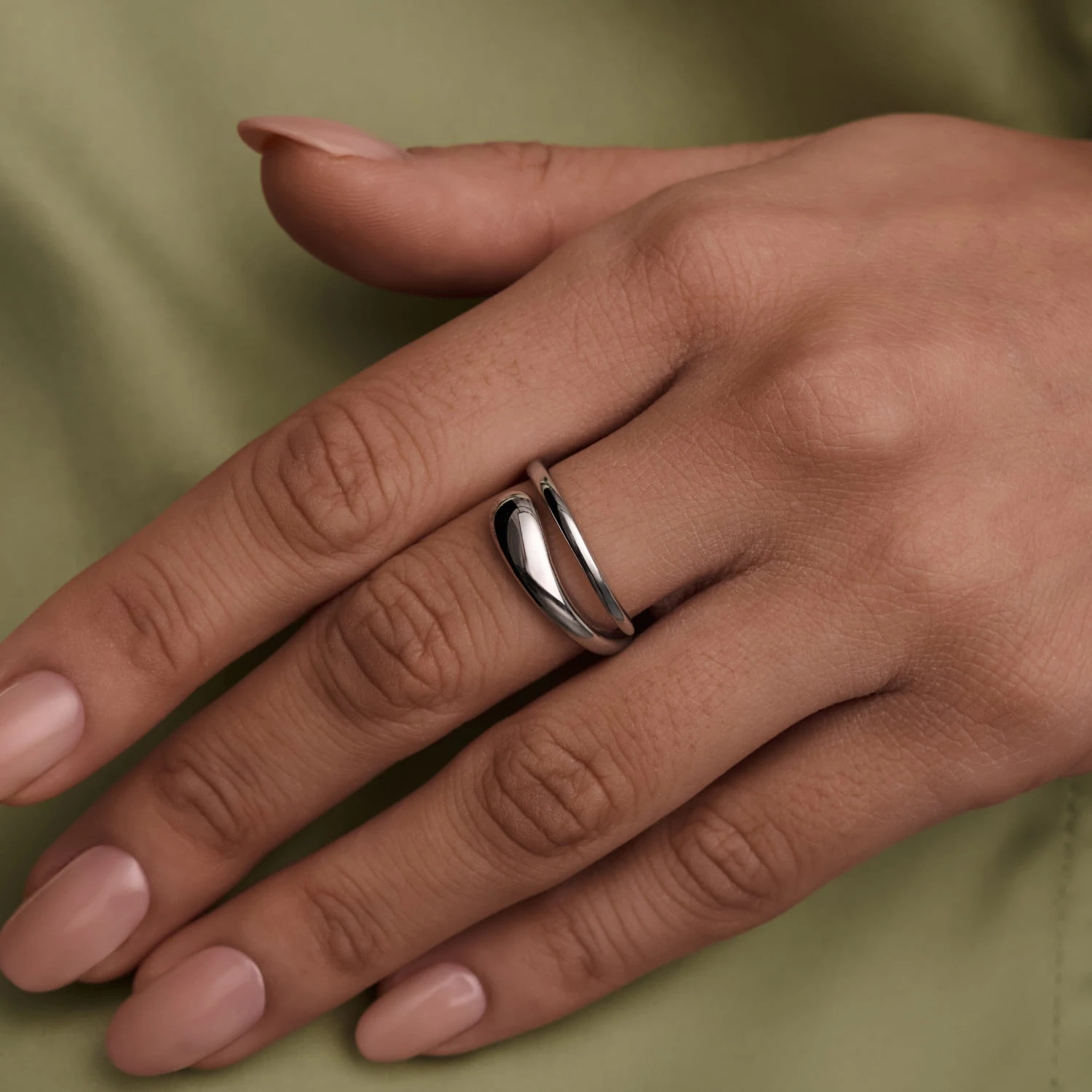 Объемное серебряное кольцо MIESTILO