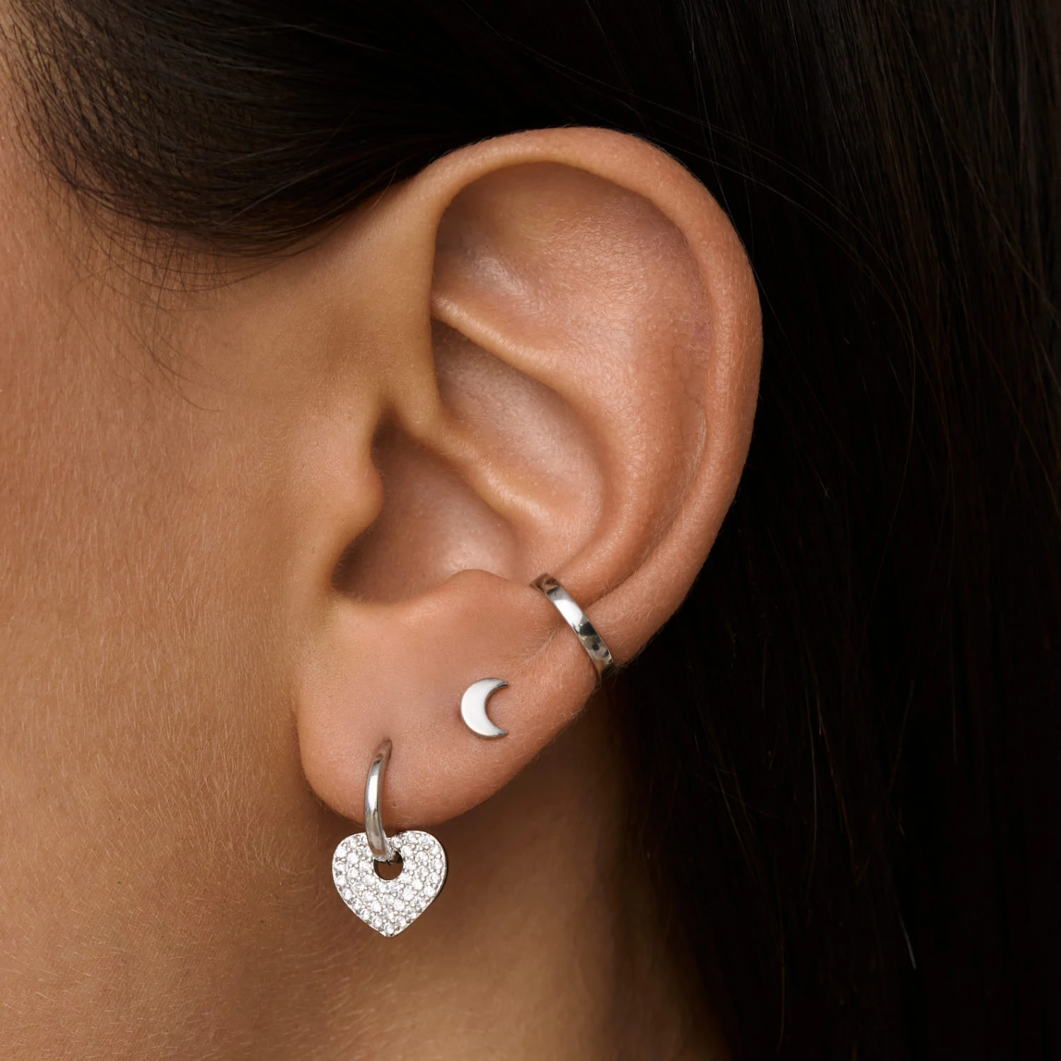 Серебряные серьги-конго со съемными подвесками-сердечками с фианитами MIESTILO 