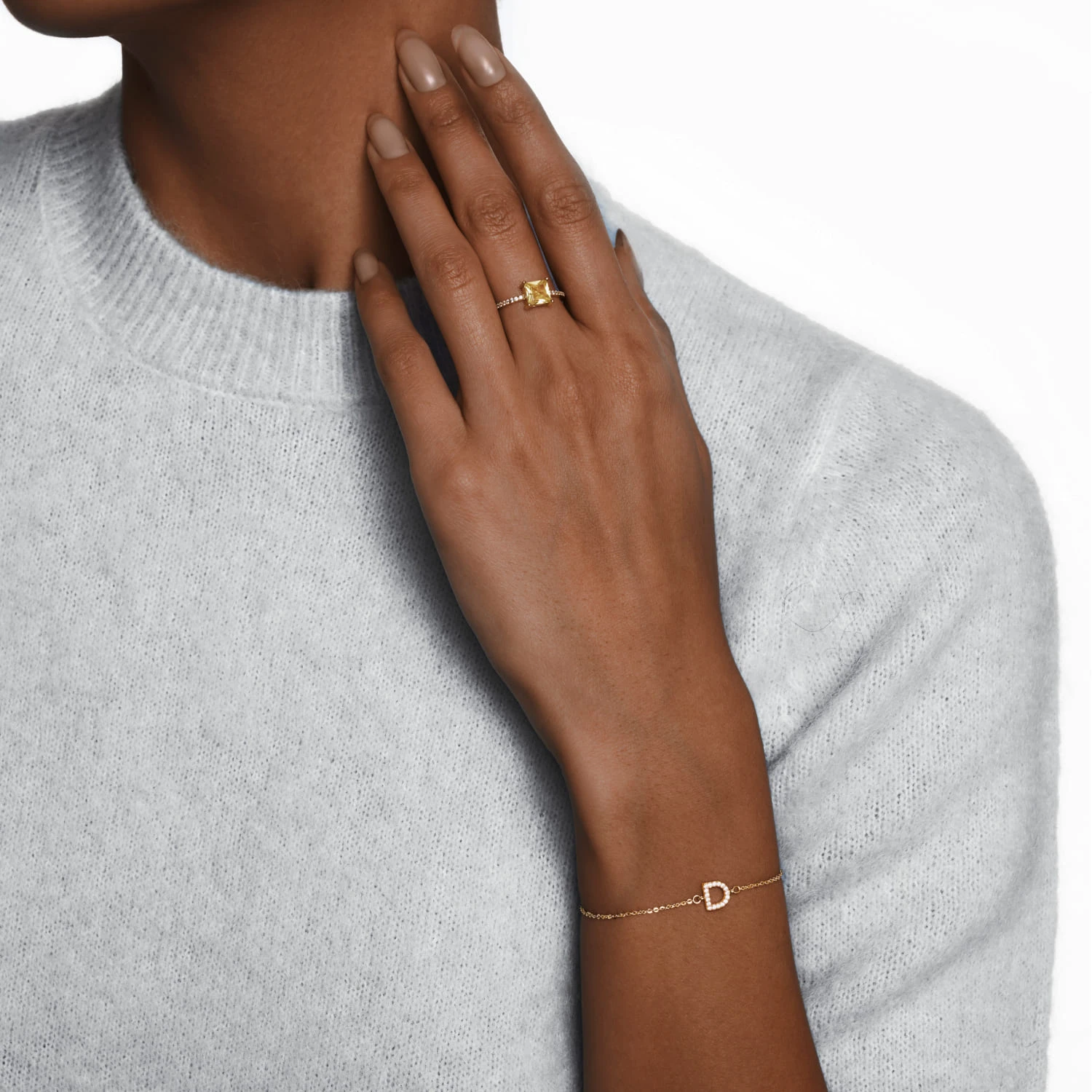 Браслет серебряный с буквой D в покрытии желтое золото MIESTILO