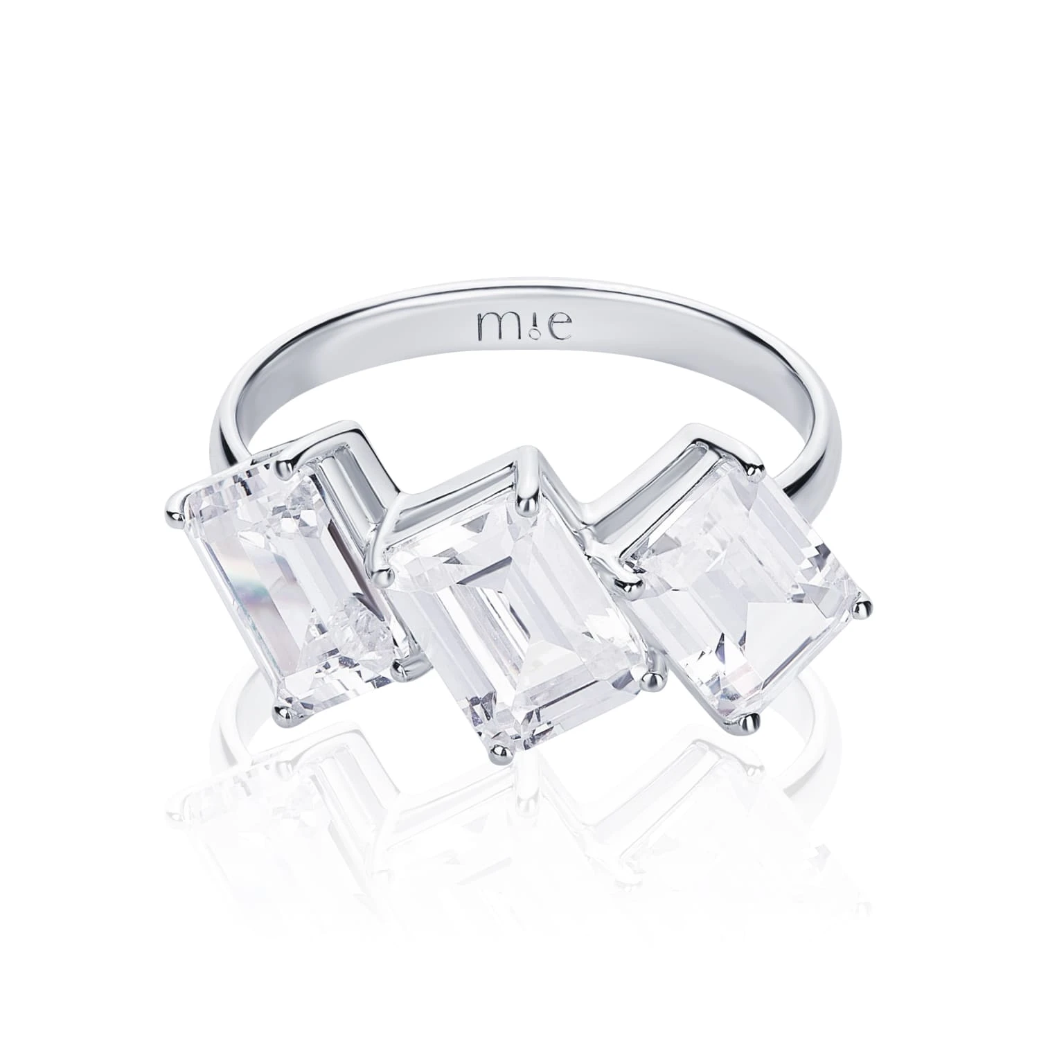 Серебряное кольцо ГРАЦИЯ с тремя фианитами