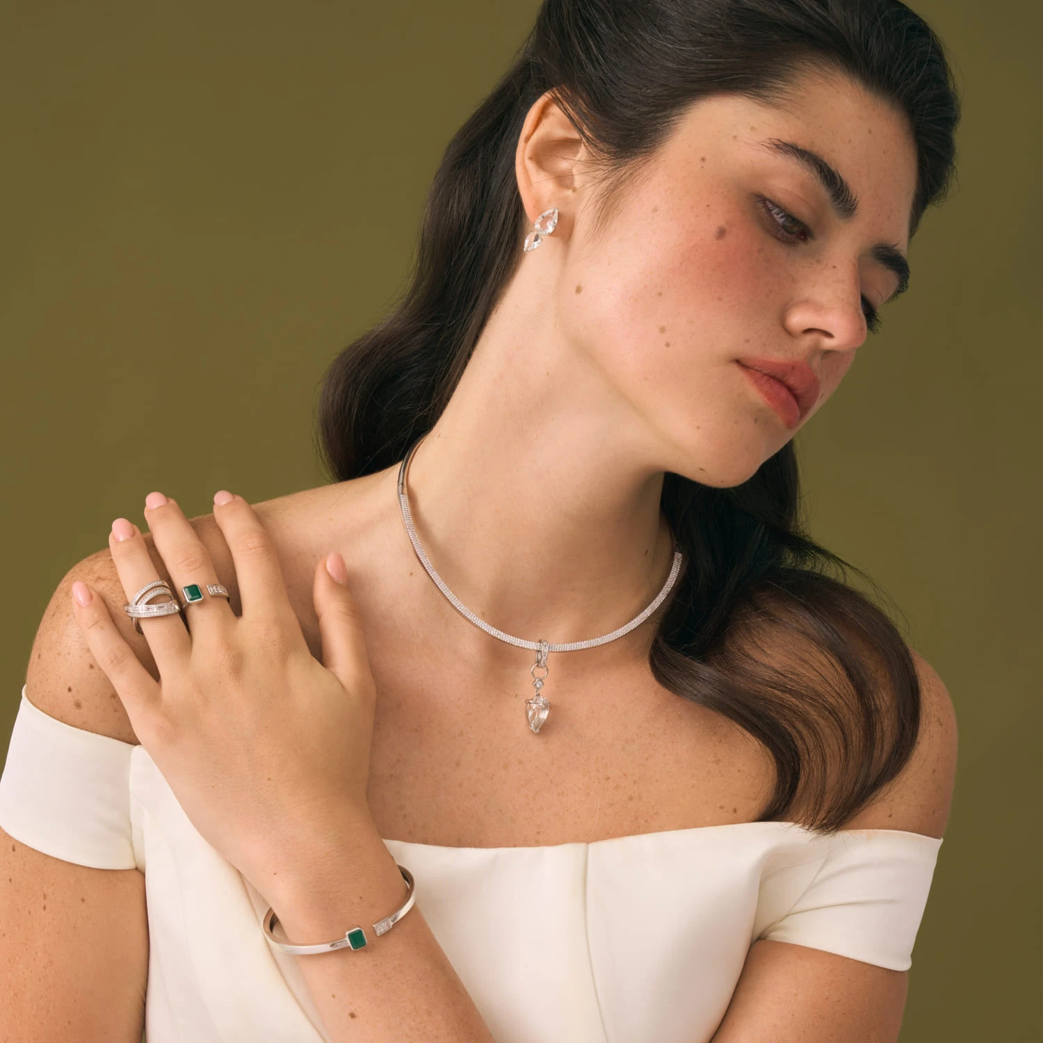 Жесткое колье MAYA P с горным хрусталем