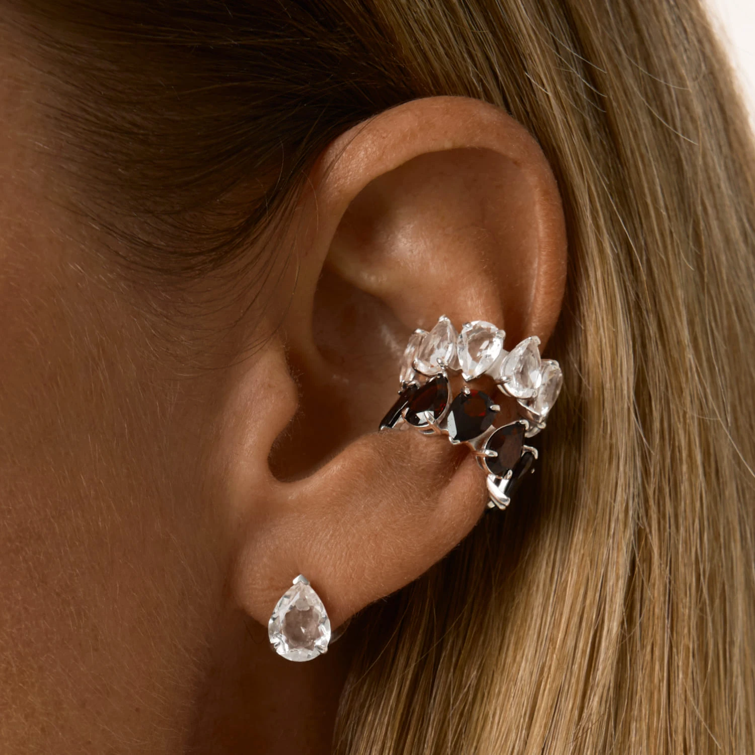 Серебряный кафф ЭРОС с натуральными гранатами