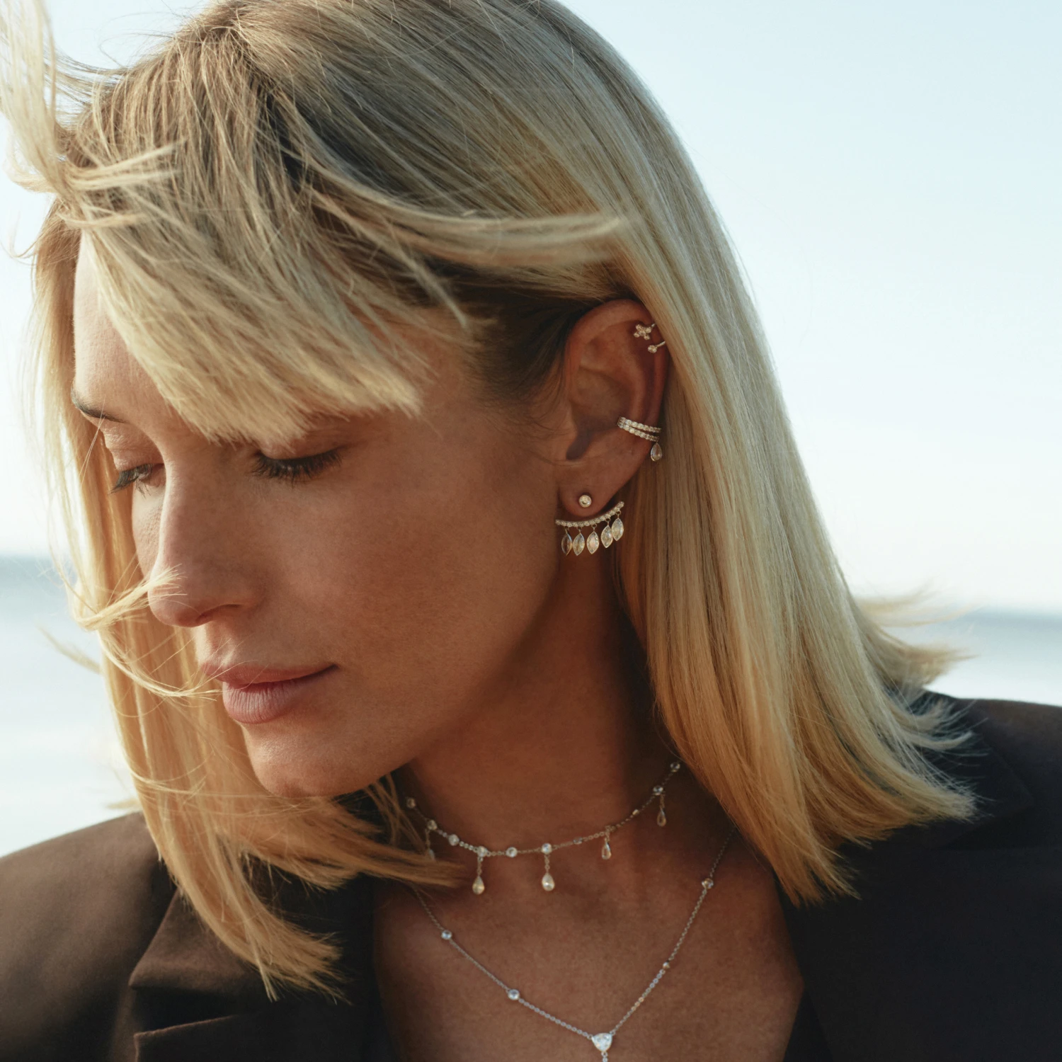 Кафф из серебра с фианитами с каплей