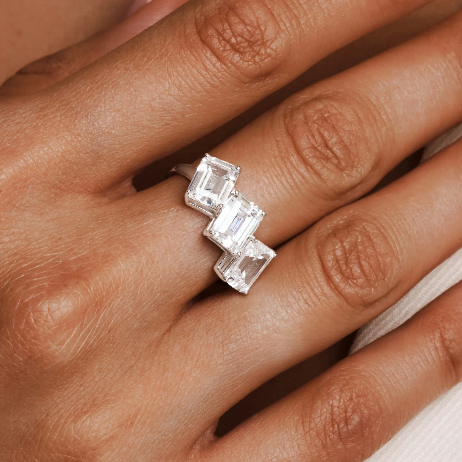 Серебряное кольцо ГРАЦИЯ с тремя фианитами