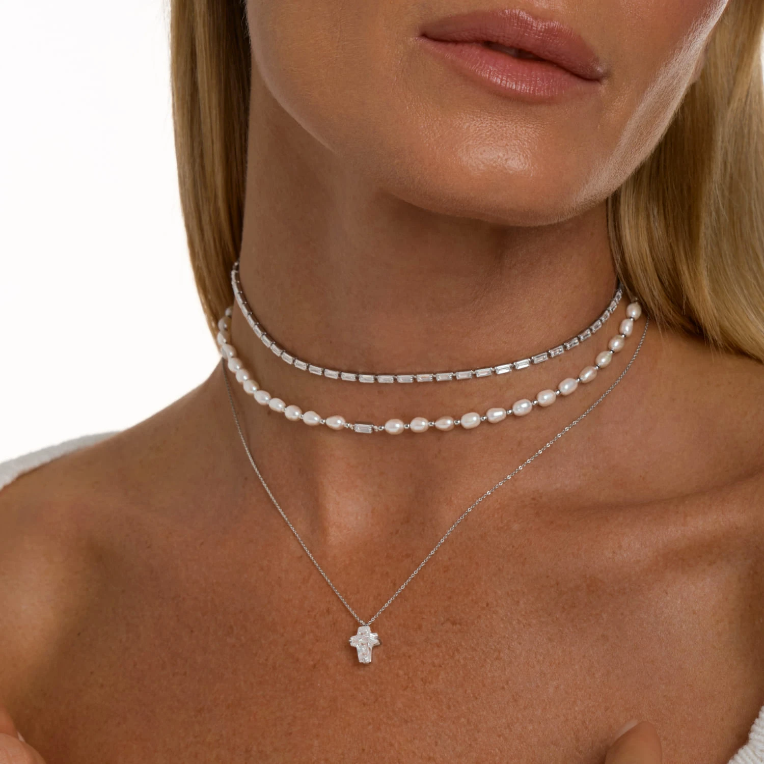 Серебряное колье Крест с фианитом