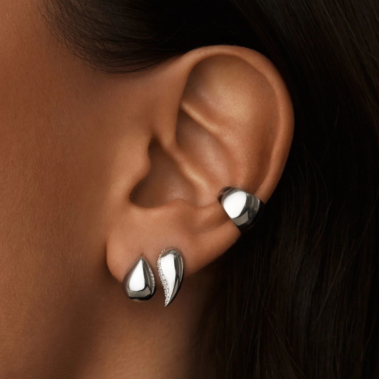 Серебряные серьги-капли с фианитами