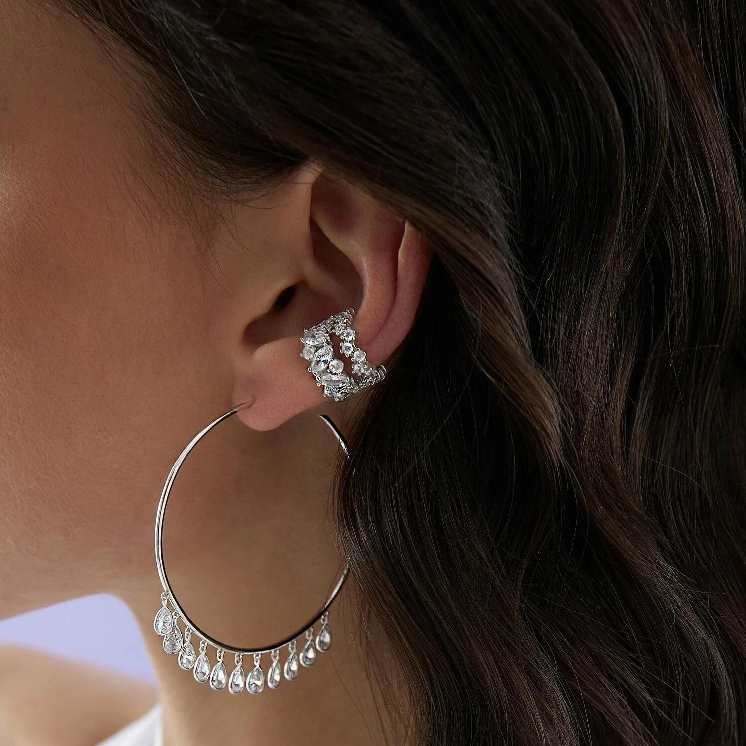 Серьги-кольца из серебра с фианитами