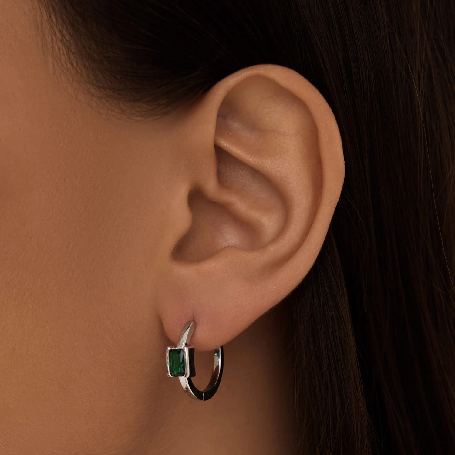 Серебряные серьги-конго с зеленым фианитом MIESTILO 