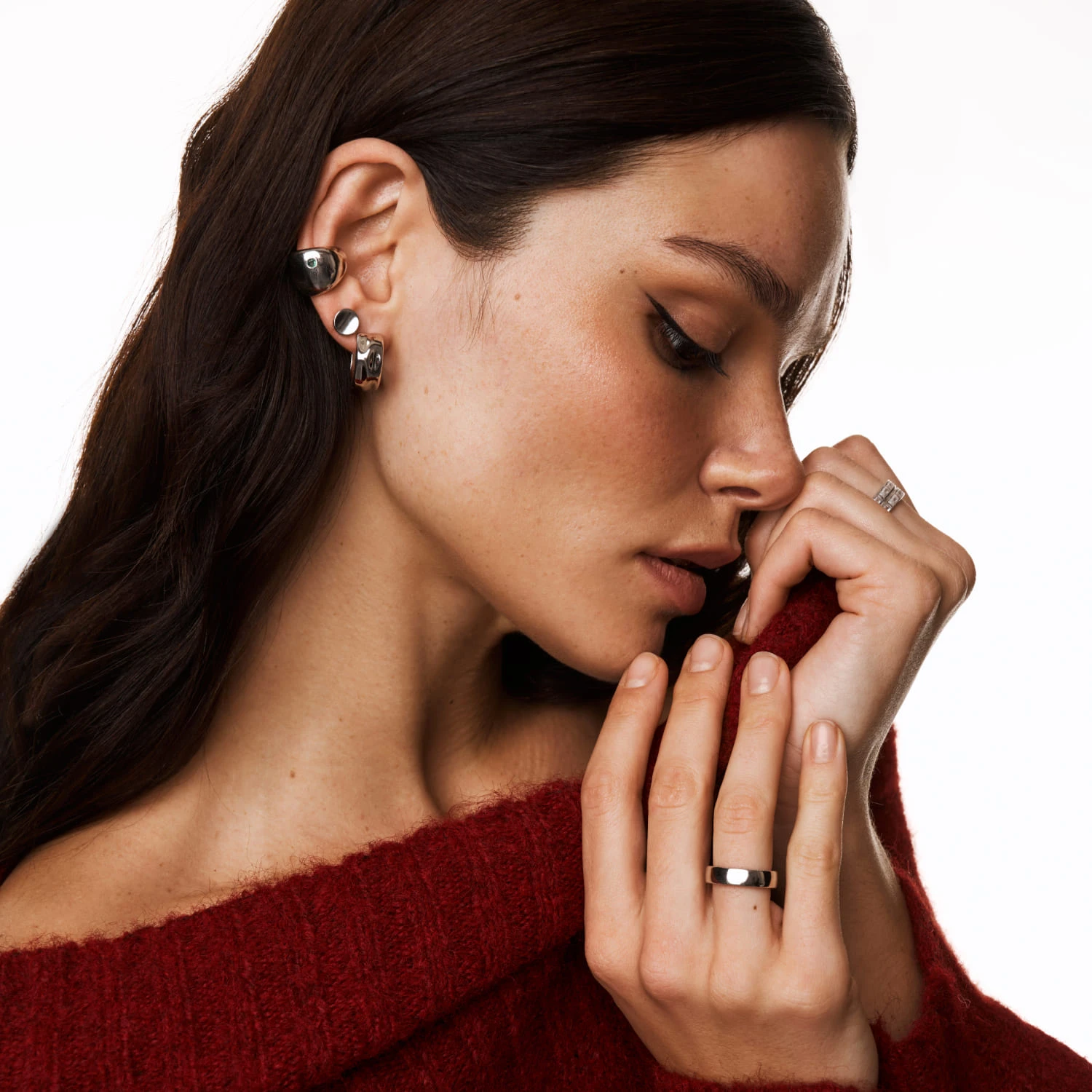 Серебряные серьги-кольца из мятого металла