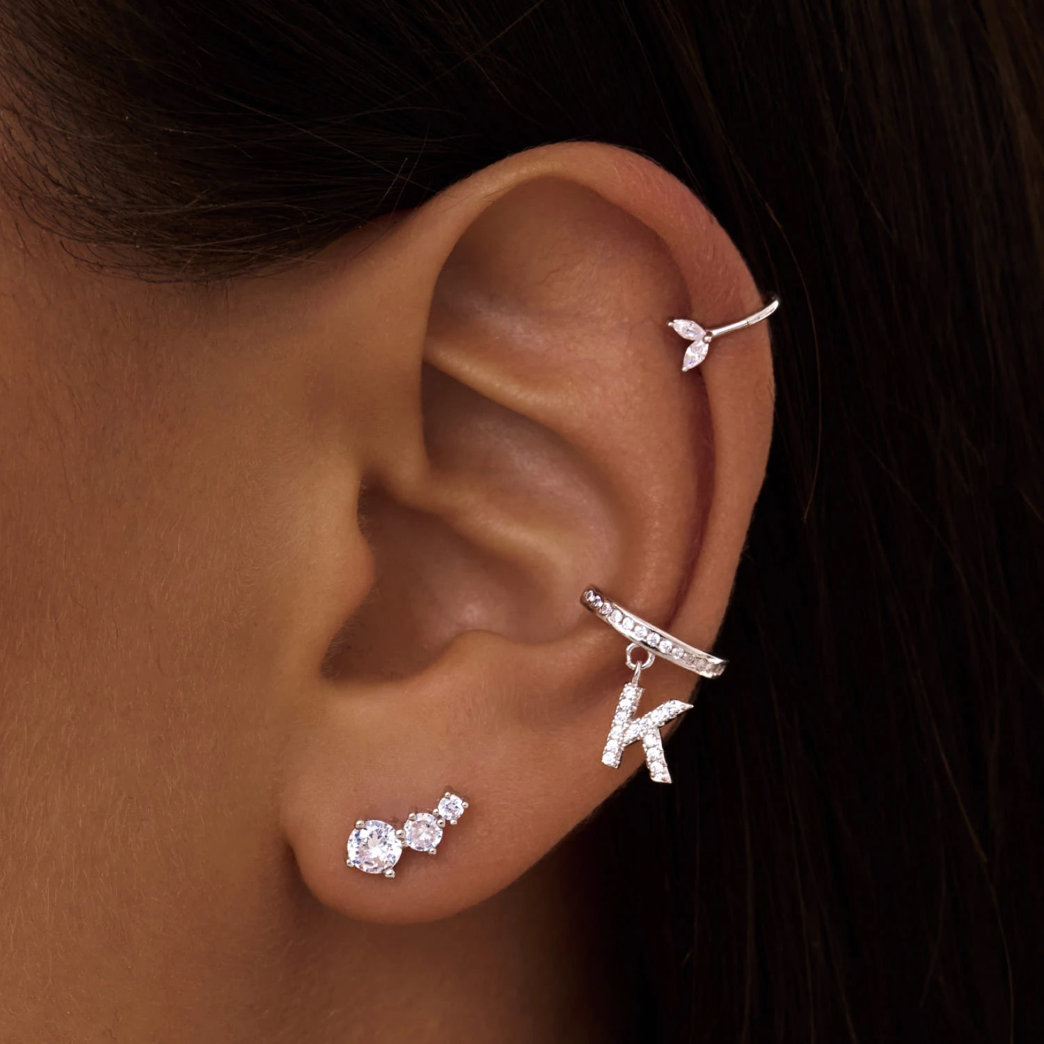 Серебряные пусеты с фианитами MIESTILO 