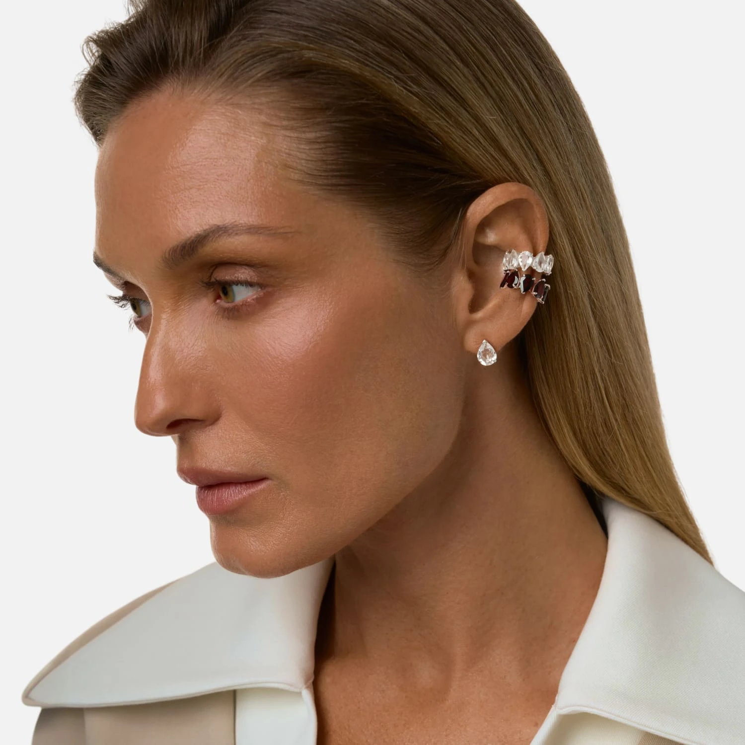 Серебряный кафф ЭРОС с натуральными гранатами