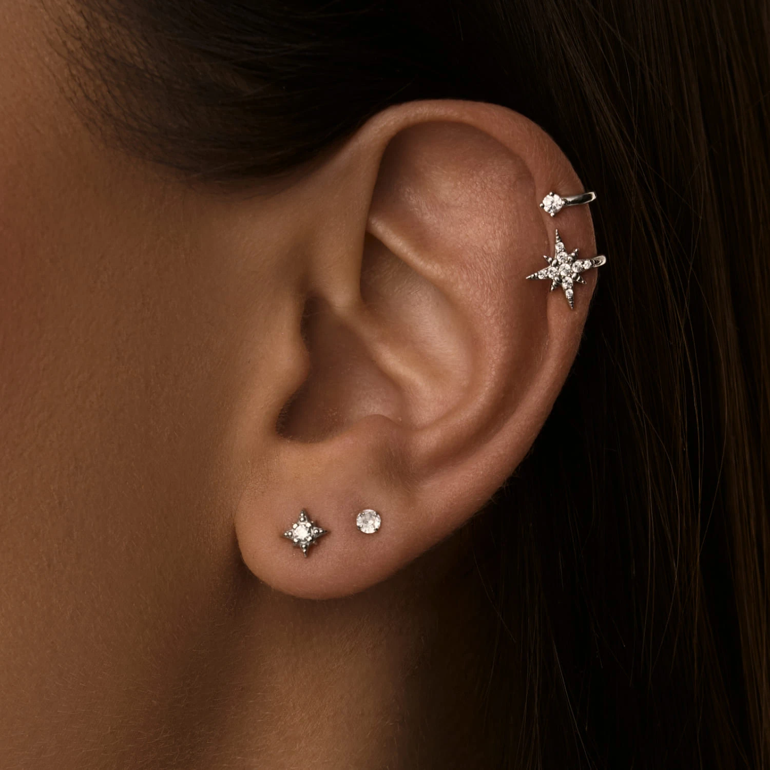 Серебряные серьги гвоздики с фианитом 3 мм MIESTILO