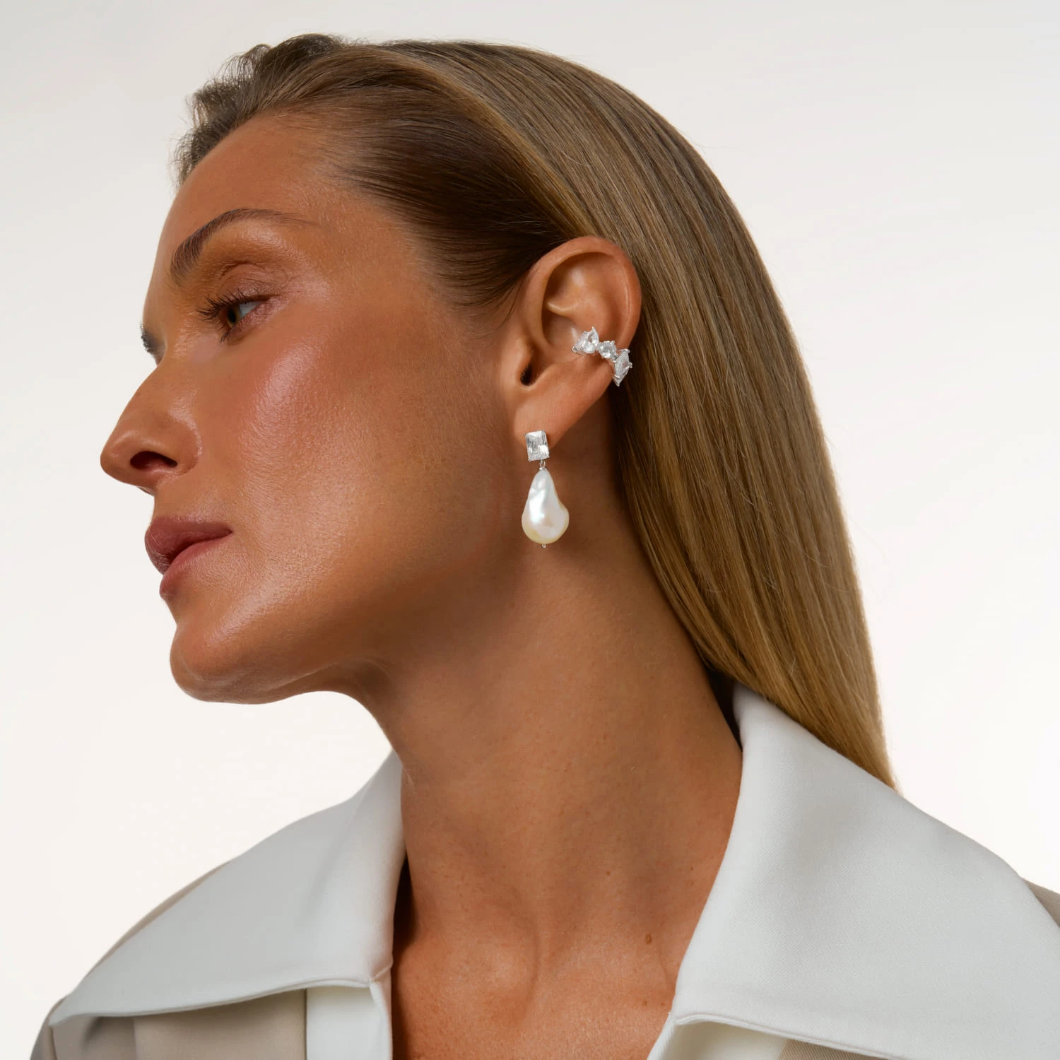 Серебряные серьги СИЦИЛИЯ с барочной жемчужиной и фианитом