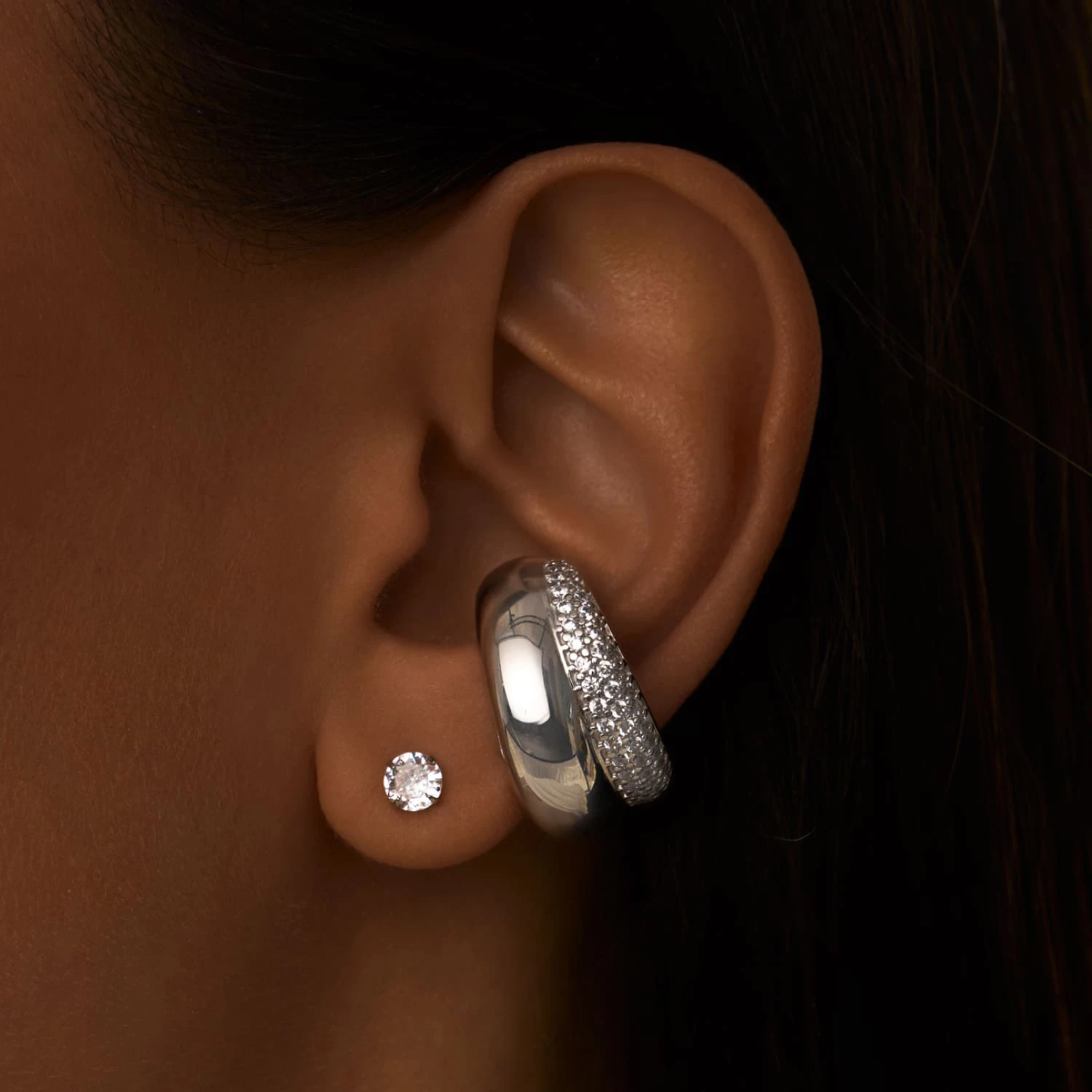 Массивный серебряный кафф с россыпью фианитов