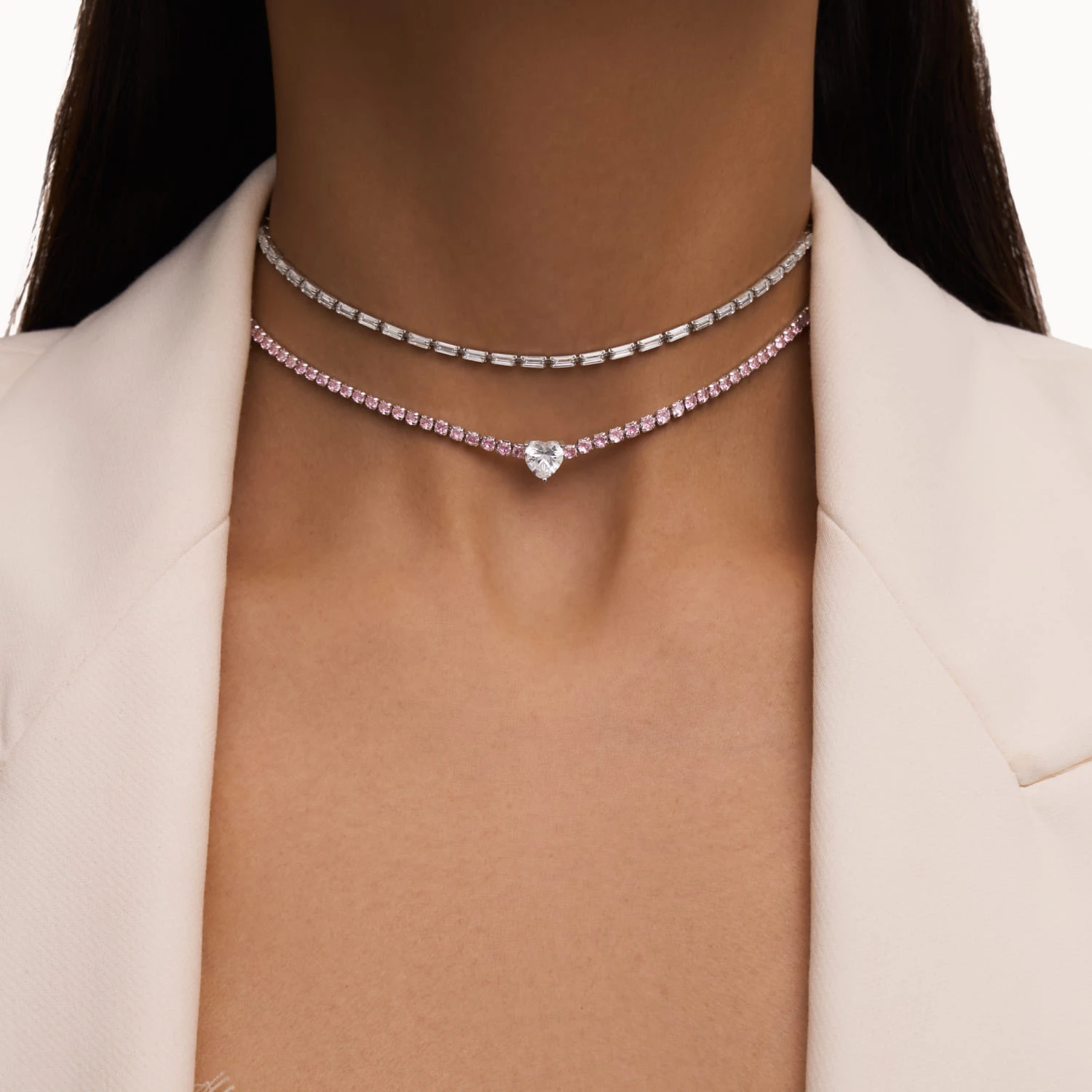 Теннисное серебряное колье-чокер с фианитами в огранке Багет