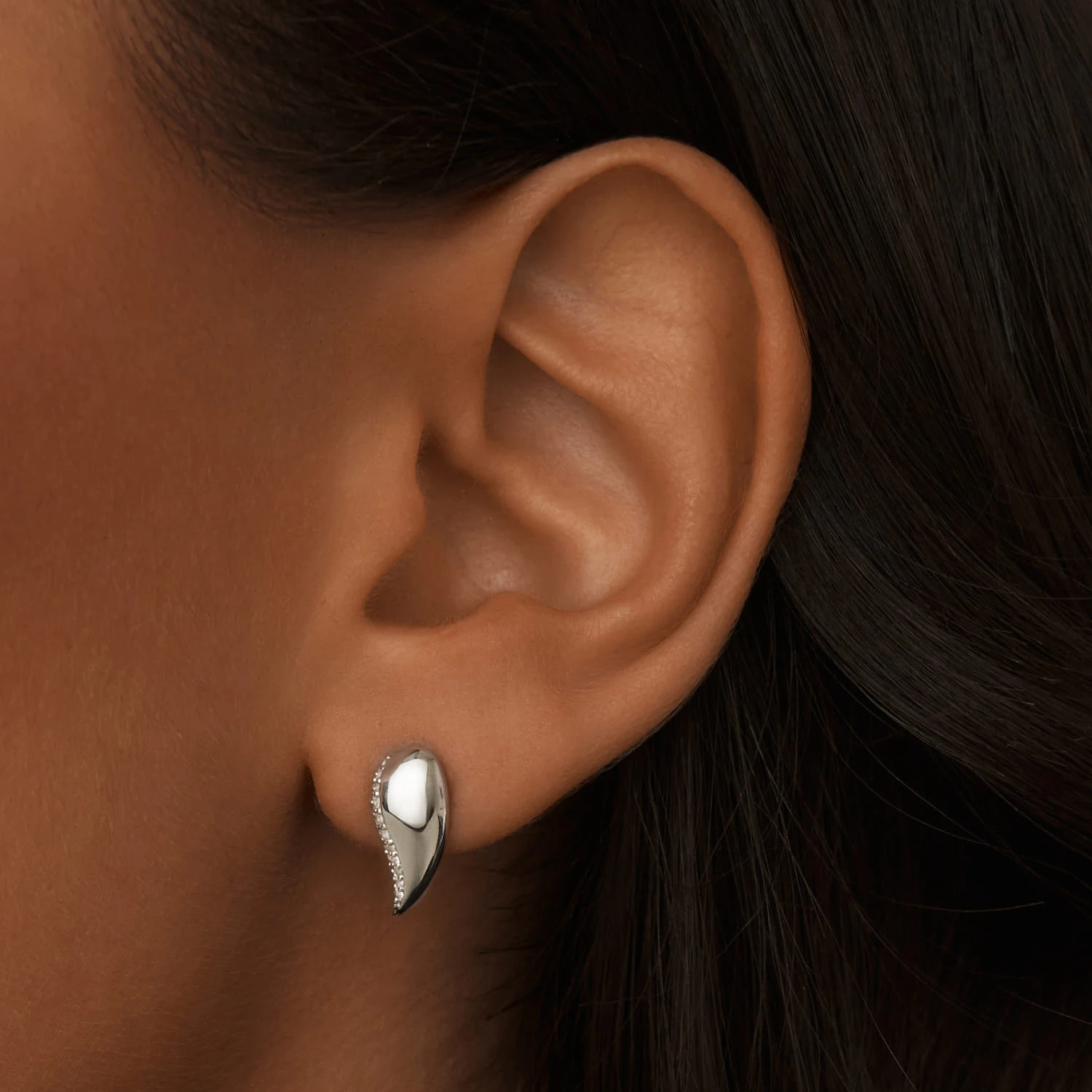 Серебряные серьги-капли с фианитами