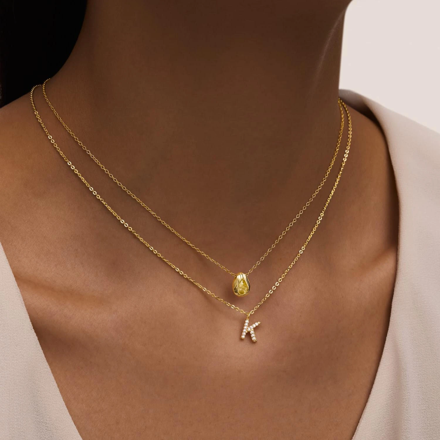Серебряное колье  в покрытии желтое золото  с буквой К MIESTILO