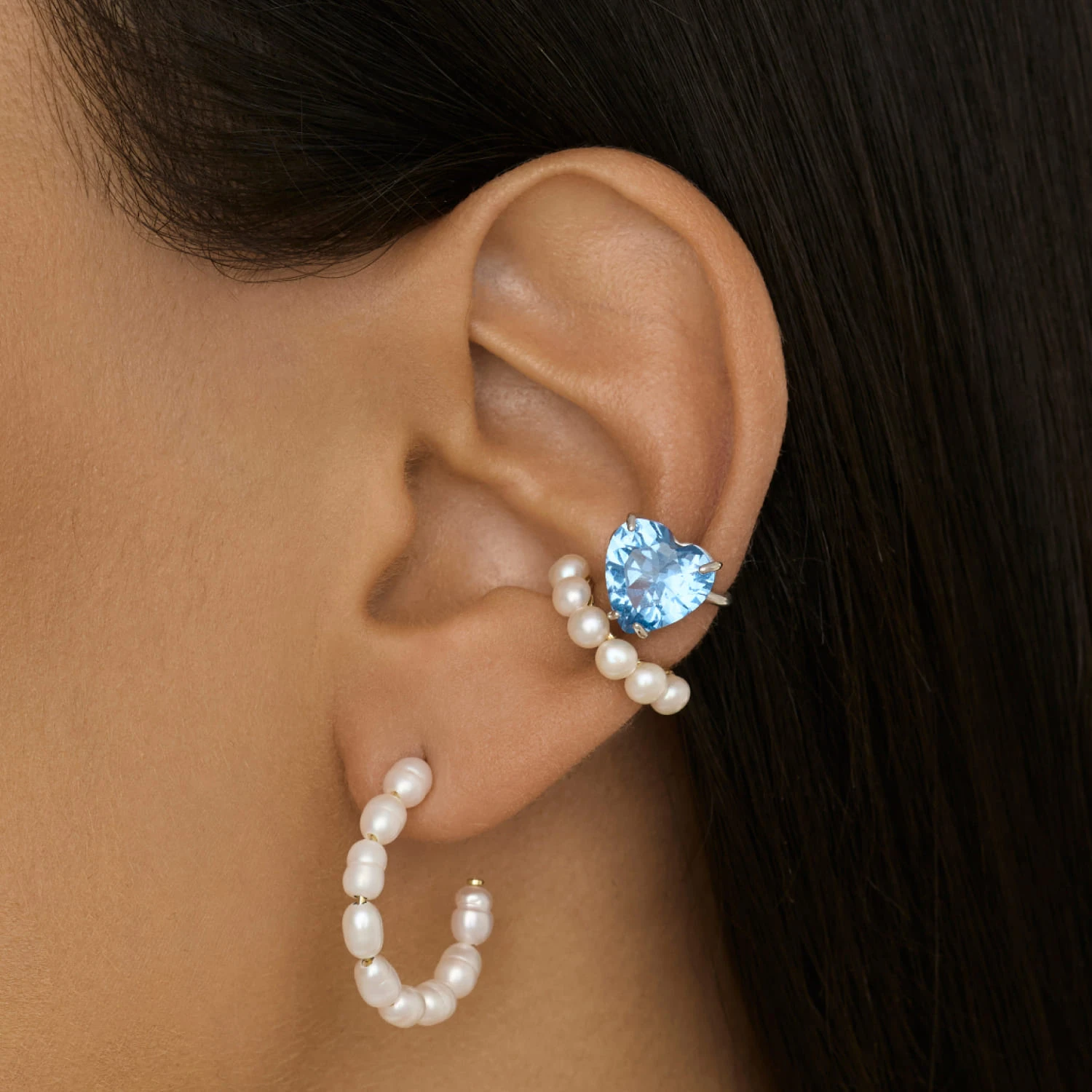 Позолоченные серьги-кольца из серебра с натуральным жемчугом