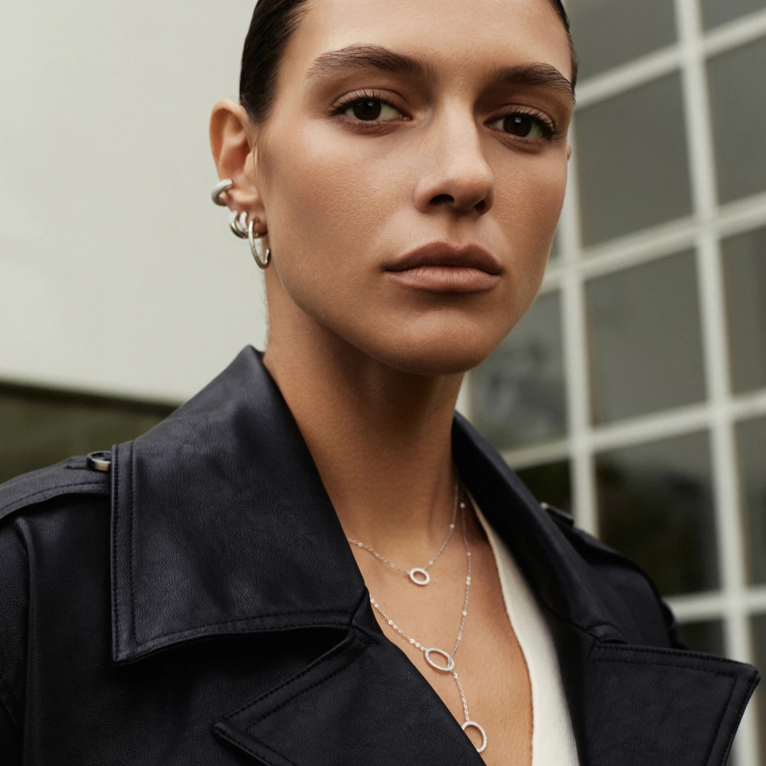 Серебряная подвеска в виде кольца с фианитами MIESTILO 