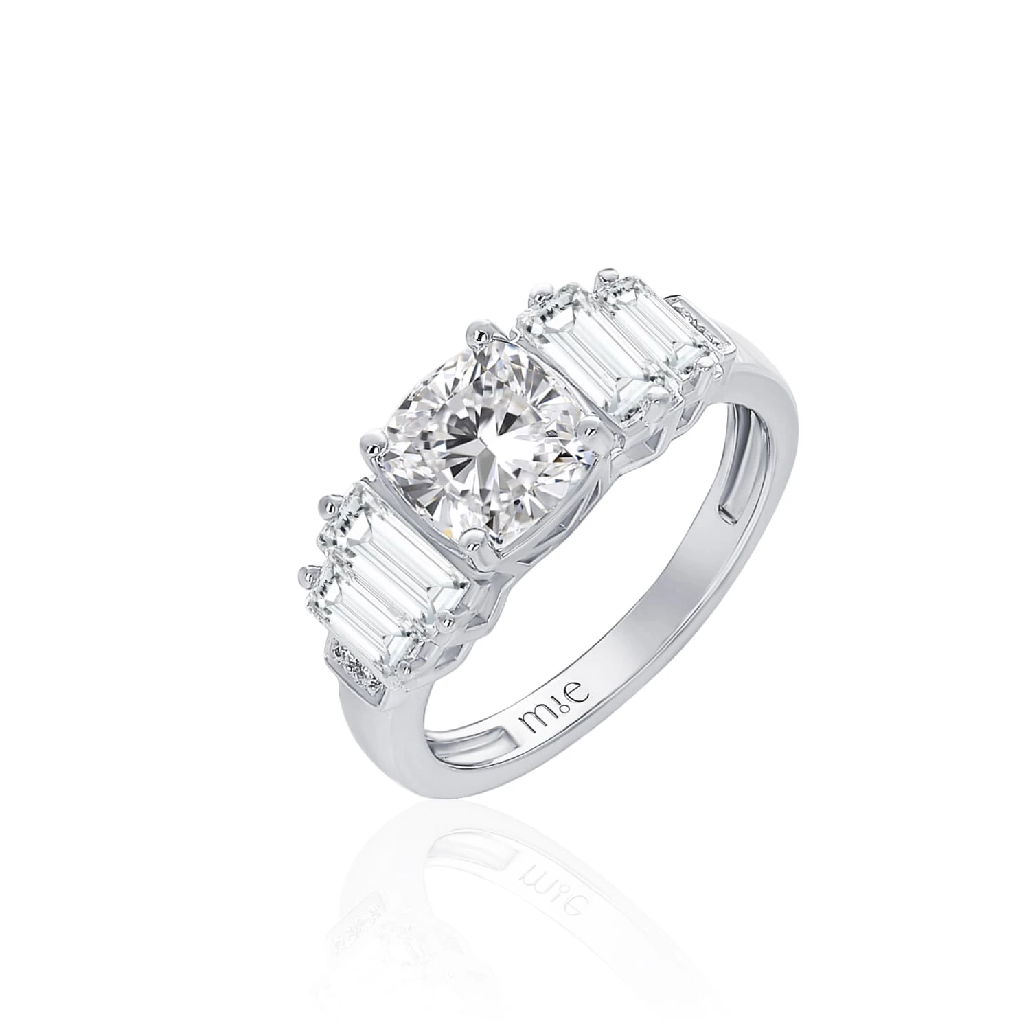 Серебряное кольцо с фианитами Baguette