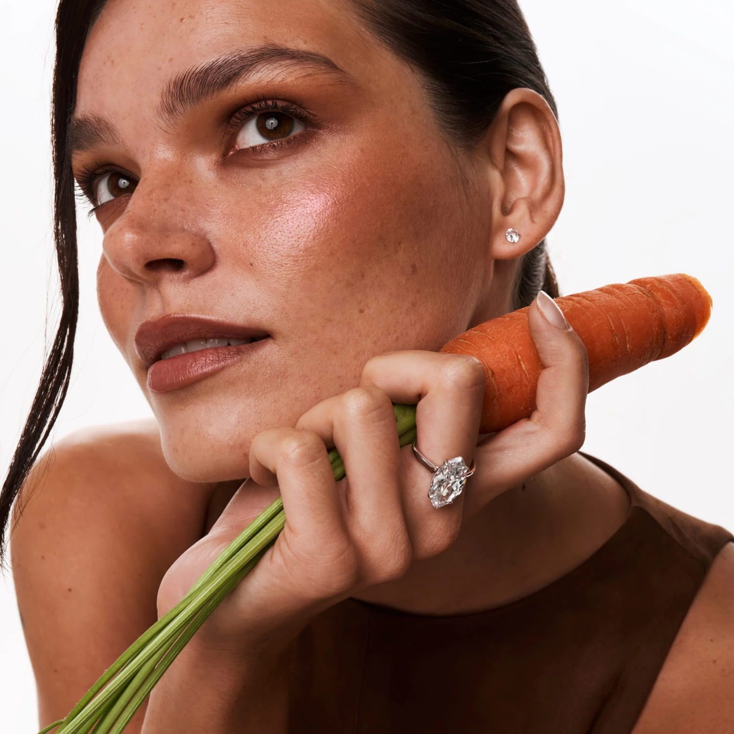 Коктейльное кольцо из серебра с фианитом Маркиз