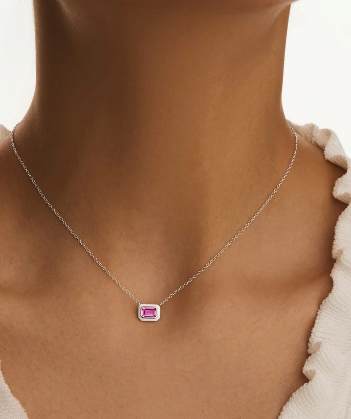 Серебряное колье с эмалью и корундом MIESTILO
