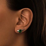 Серебряные серьги-клаймберы с крупным зеленым фианитом