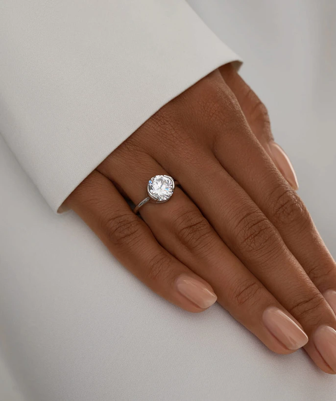 Серебряное кольцо-солитер с круглым фианитом MIESTILO