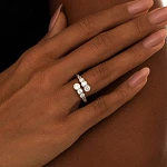 Серебряное разомкнутое кольцо с фианитами в огранке Круг