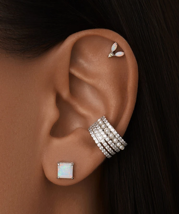 Серебряные серьги гвоздики с опалом MIESTILO