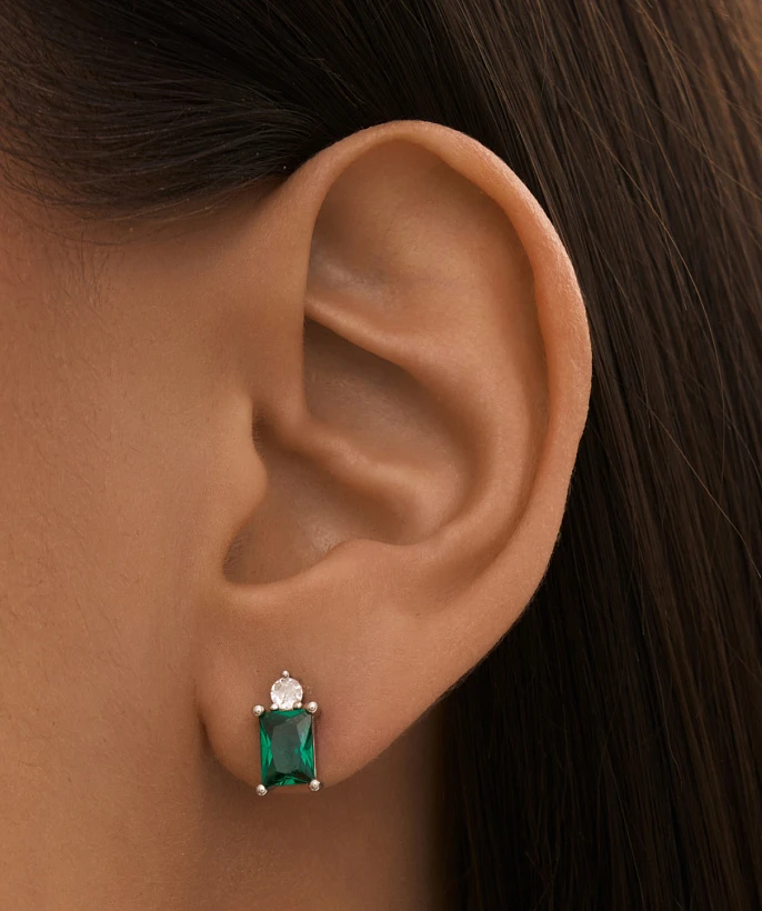 Серьги пусеты Энергия с зелёным фианитом из серебра