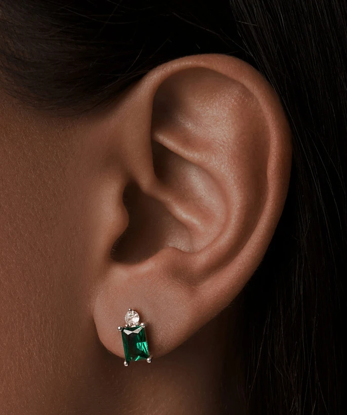 Серьги пусеты "Энергия" с зелёным фианитом из серебра