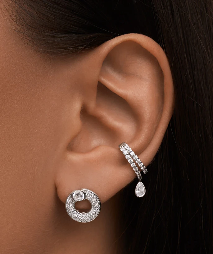 Кафф из серебра с фианитами с каплей