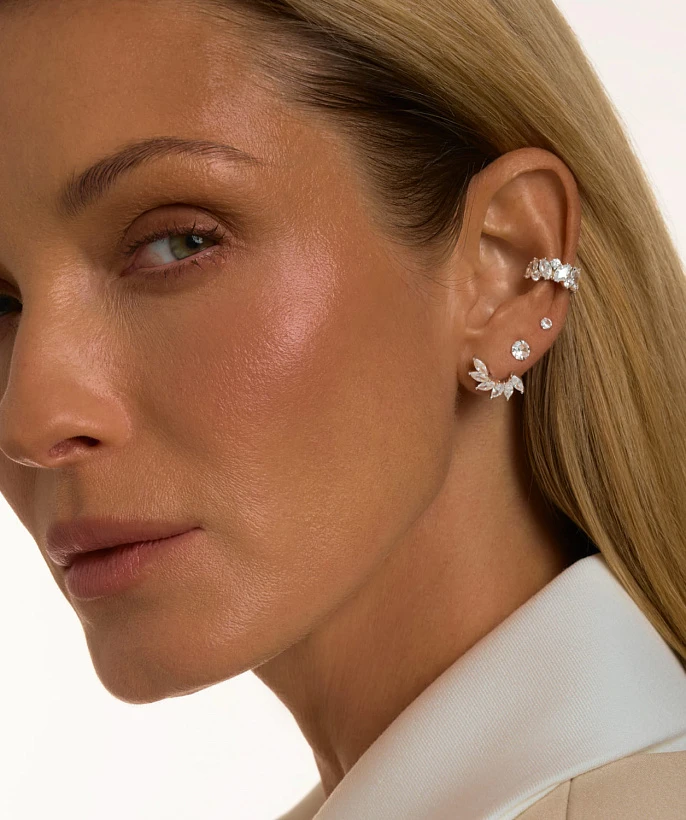 Серебряные серьги-гвоздики с фианитами в огранке маркиз