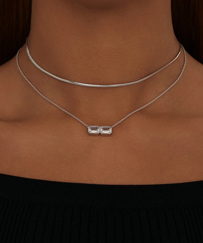 Серебряное колье Midnight с фианитами в огранке Эмеральд