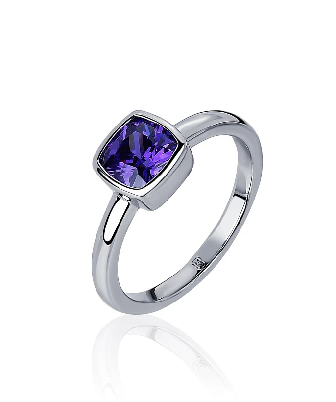 Серебряное кольцо с фианитом в глухой закрепке MIESTILO