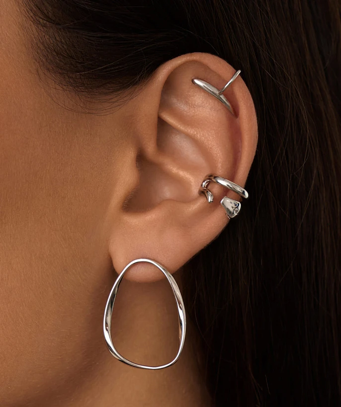 Акцентные пусеты из серебра MIESTILO 