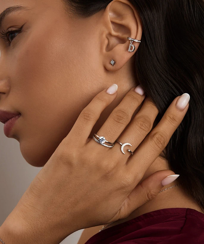 Регулируемое кольцо из серебра с полумесяцем и фианитами MIESTILO 