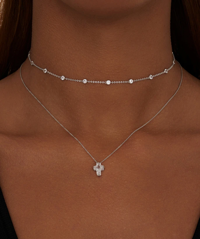 Серебряное колье "Крест" с фианитом