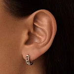 Рельефные серебряные серьги-кольца без вставок MIESTILO 