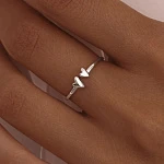Регулируемое кольцо из серебра с двумя миниатюрными сердечками MIESTILO 