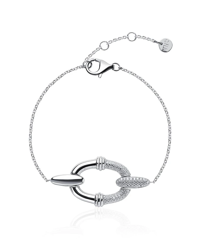 Серебряный браслет с крупным овалом и фианитами