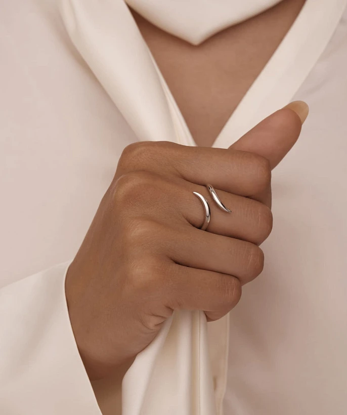 Серебряное кольцо в виде спирали MIESTILO