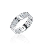 Широкое серебряное кольцо с дорожкой из фианитов в огранке багет MIESTILO 