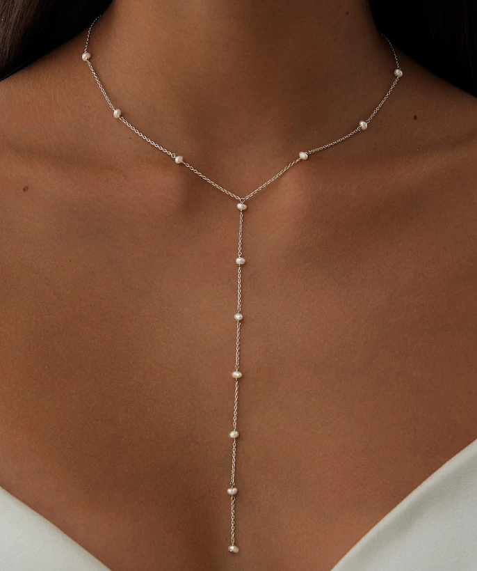 Серебряное колье-галстук с натуральным жемчугом