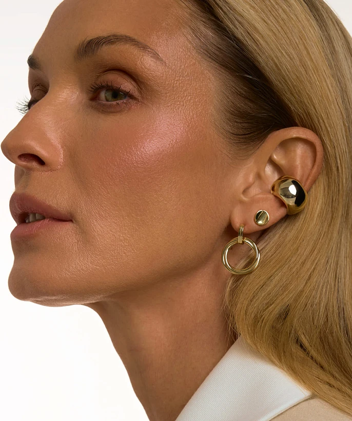 Широкий объемный кафф из серебра в покрытии желтое золото