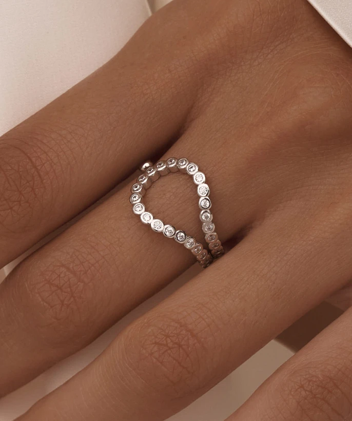 Серебряное кольцо с фианитами